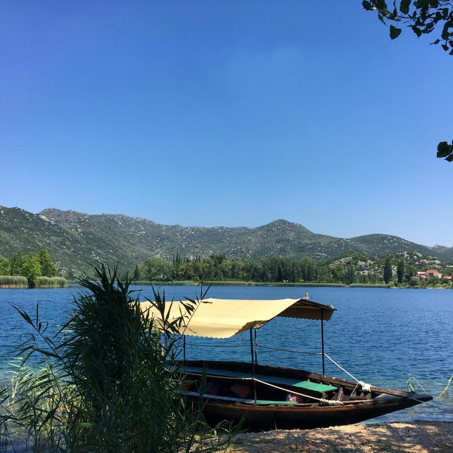 Villakamena Drvenik  Esterno foto