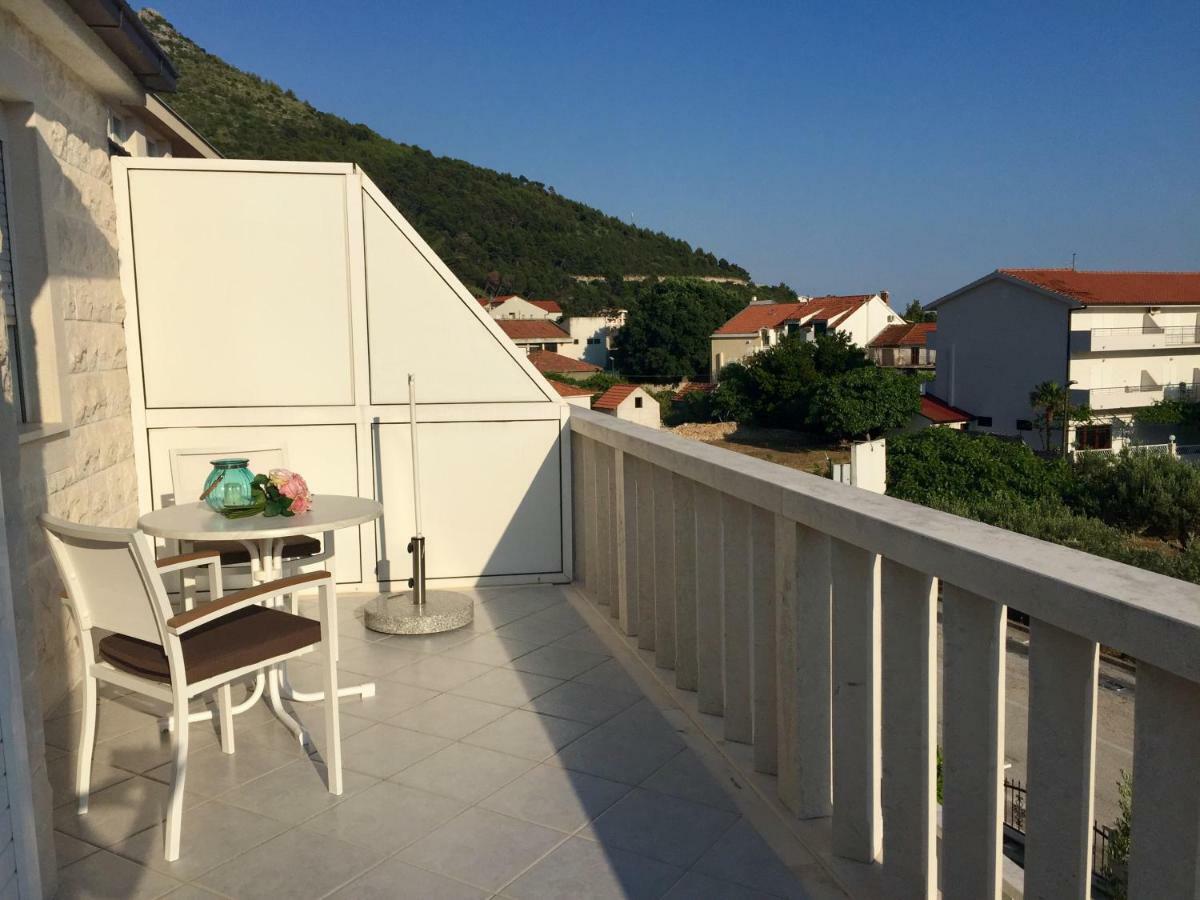 Villakamena Drvenik  Esterno foto